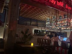 -FOUR PLAY BAR
