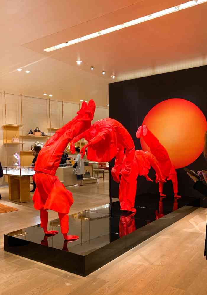 louis vuitton(时代广场店)-"时代广场lv专柜超赞 断货的邮差包 .