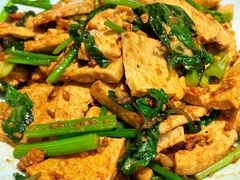 荆芥烧信阳地锅豆腐-阿五黄河大鲤鱼(英协路店)