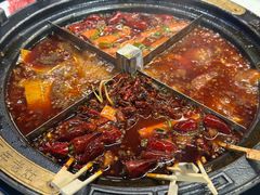 -爱你您·自家鱼塘·活水喷泉鱼火锅(八里店)