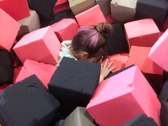 -嘿哟动霸CHUA·新潮玩运动娱乐中心·蹦床滑冰团建乐园