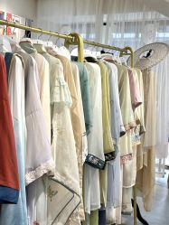 -一揽芳华汉服旗袍体验馆(拙政园店)