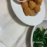 主要就是为了吃。吃的也算比较满意。各式点心不踩雷