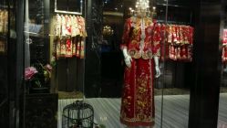 -现代经典婚纱摄影