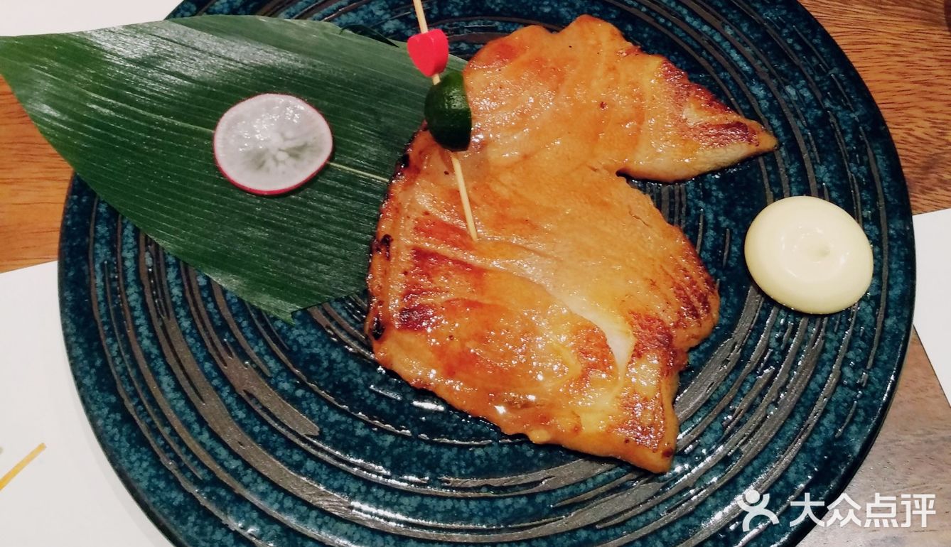 味道自然妙不可言流光溢彩寿司，摆盘很精致