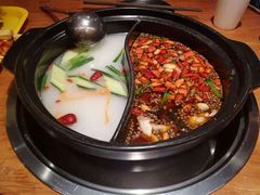牛油鸳鸯锅底-串门邻居串串火锅(云南南路店)