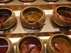 -老牌坊云南鱼豆花火锅(哈西万达店)