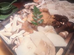 -花菇朵·云山雀 ll 野生菌火锅·精品云南菜(万柳店)