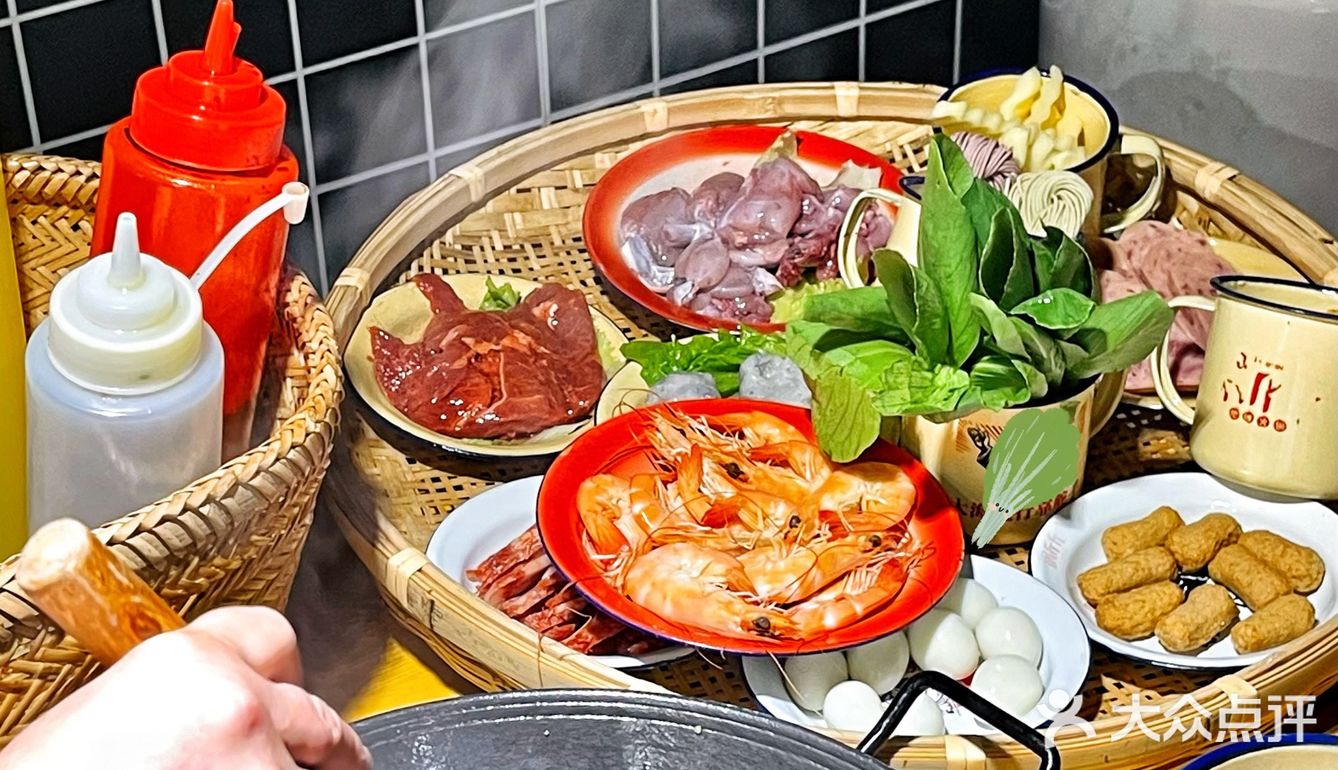 宁波首家现炒锅底的地摊火锅🍲人均50·锅斤斤