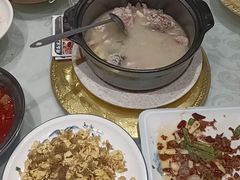 -土砂锅生态山庄·非遗砂锅雅鱼