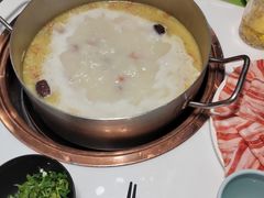 -洪氏嗨捞·猪肚鸡火锅(阳光天地店)