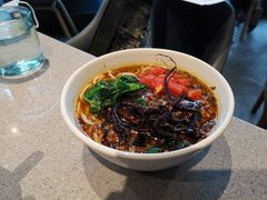 小锅米线-半山腰·云南菜(侨福芳草地店)