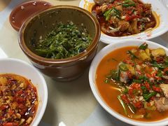 -独一佳老胡湘菜馆(矿山路店)