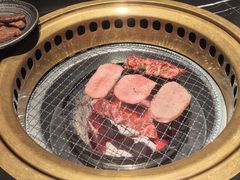 -山川小町·极番烧肉(新地假日广场店)