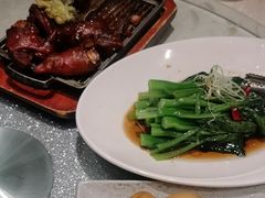 -海派美食·家宴海鲜青岛菜·石锅鲽鱼头(东方城店)
