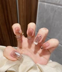 -兔猫ToMoreNails美甲美睫