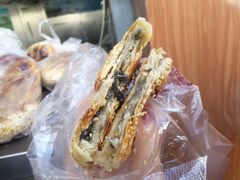 黑芝麻烧饼-朱记小郑酥烧饼(建康路店)