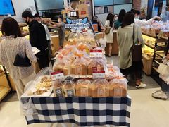 面包甜点陈列柜-山崎面包(苏州中心店)