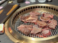 -铭牛烧肉·和牛海鲜自助(高新月牙湖店)
