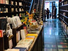 -钟书阁(松江泰晤士小镇店)