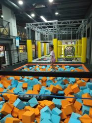 -蹦贝运动中心·蹦床·攀岩·闯关(龙岗店)