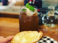 -ROAST coffee & eatery