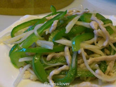 好像叫青椒笋炒肉丝-雪园上海饭店(港湾1号店)