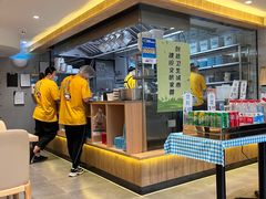 -灵芝妹子海鲜米线(劳动公园店)