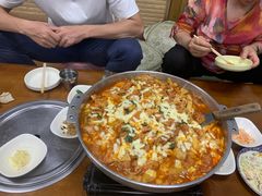 -亲昵春川鸡排(韩国美食街店)