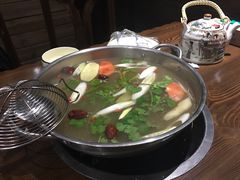 -乡土黄·鲜牛肉火锅·小龙虾(兴业街店)