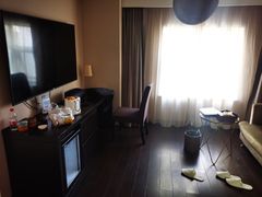 -桔子酒店(上海西藏北路地铁站店)