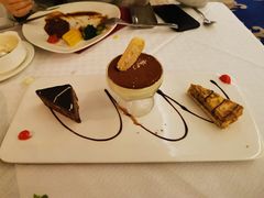 经典甜品拼盘-弘雅饭店