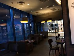 大堂-星巴克(青岛大拇指广场分店)