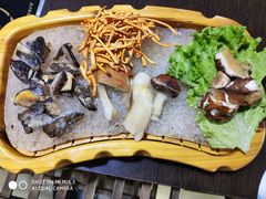 野山菌四拼-老诚一锅羊蝎子(黄寺大街店)