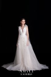 -艾米丽婚纱礼服