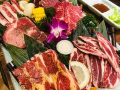 黑牛六拼-明洞阿姨·韩式酱蟹烤肉·创意料理(三元桥店)