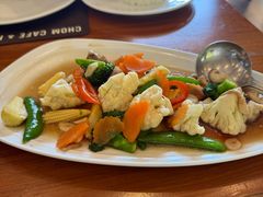 -Chom Cafe and Restaurant
