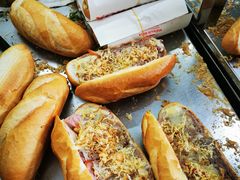 -Bánh Mì Huynh Hoa