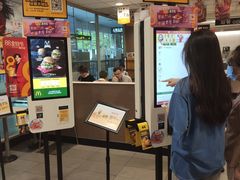 -麦当劳(轻轨曹杨路店)
