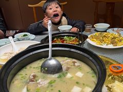 -土砂锅生态山庄·非遗砂锅雅鱼