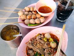 柠檬酸辣汤粿条-榮泰米粉湯(Left Shop)