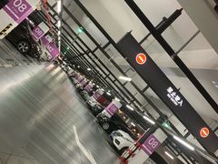 -虹桥火车站-停车场