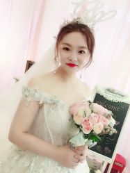 点击看大图 -艾米丽婚纱礼服