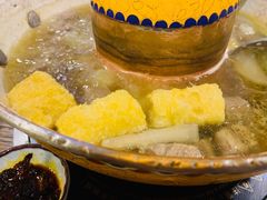 黄金卷-毛辣果·贵州红酸汤牛肉火锅(西单店)