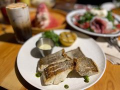 香煎海鲈鱼配芦笋-TIAGO HOME KITCHEN(王府中环店)