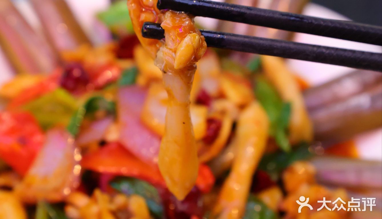 好吃的烤乳猪哪里找，跟着三亚人吃就对了