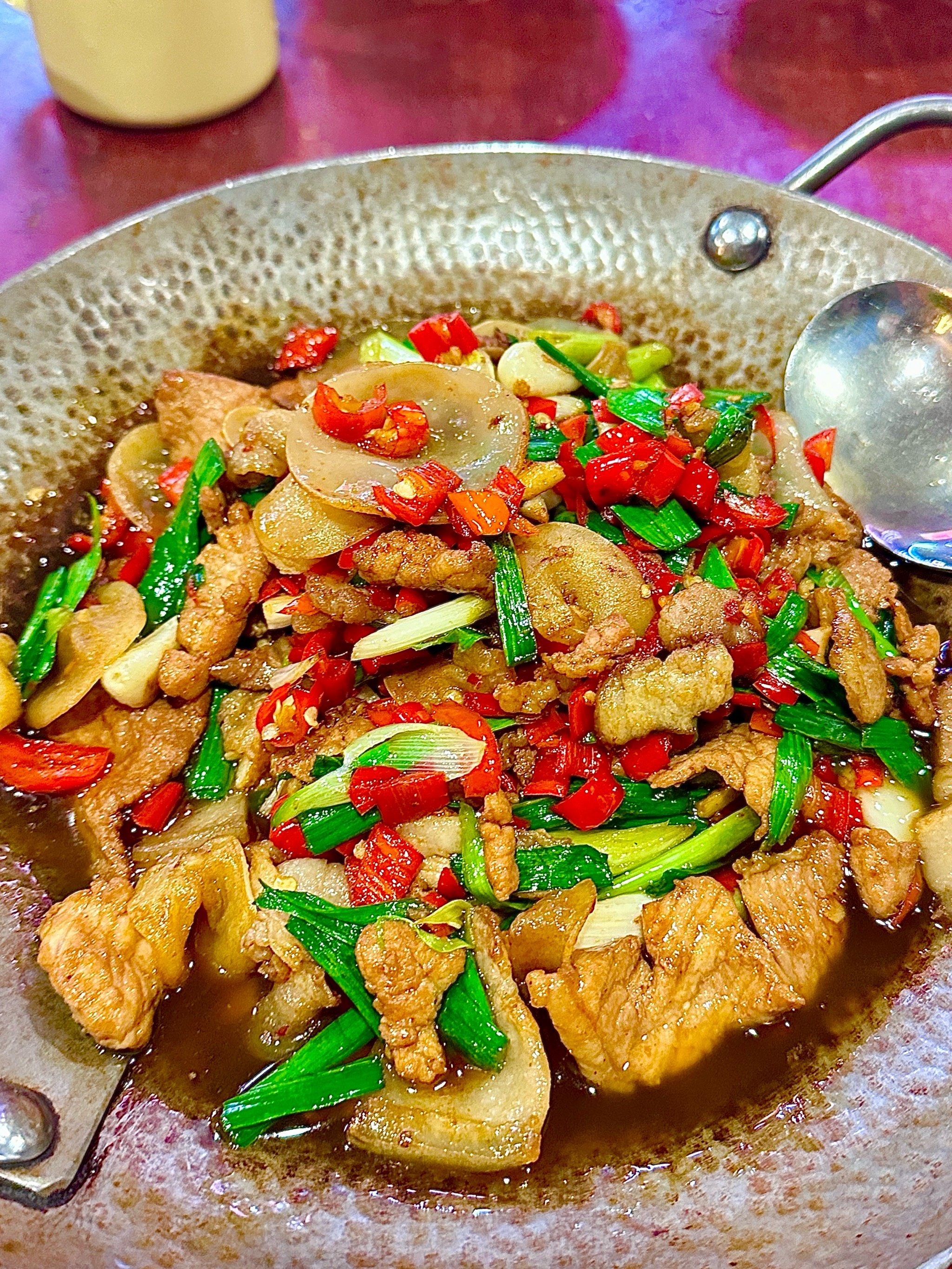 正宗湘菜大蒜小炒肉,好吃哭了