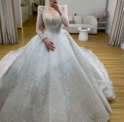 -曼青婚纱礼服馆