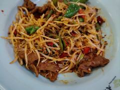 孜然炒牛肉-老磨油饼(高陵店)