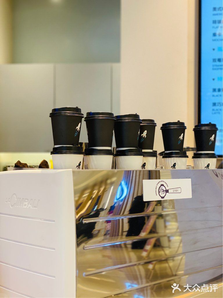 魔都探店｜FOOM黑拿铁&ZAKU魔都超人气网红泡芙